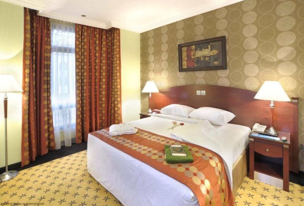 7 Nights 3 Star December Umrah Package 2023