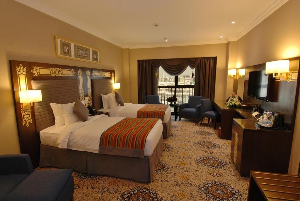 7 Nights 3 Star December Umrah Package 2023