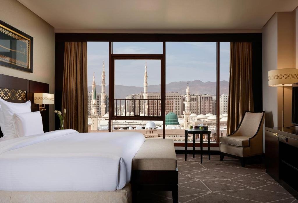 7 Nights 3 Star December Umrah Package 2023